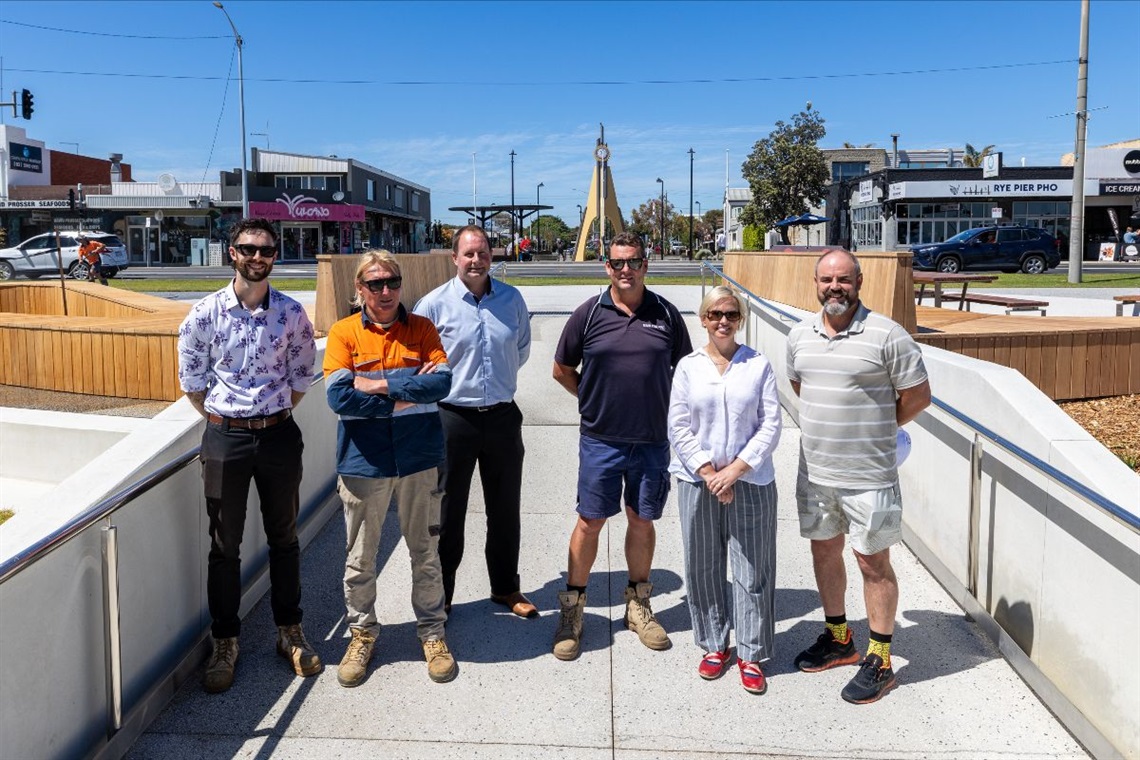 Group photo at Rye foreshore Group photo at Rye foreshore