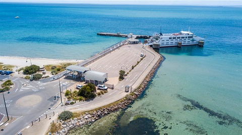 Sorrento Ferry at pier